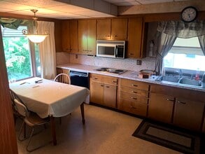 44 Park Pl, Unit 1 in Johnson City, NY - Foto de edificio - Building Photo