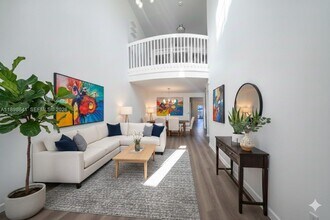 7406 NW 108th Path in Doral, FL - Building Photo - Building Photo