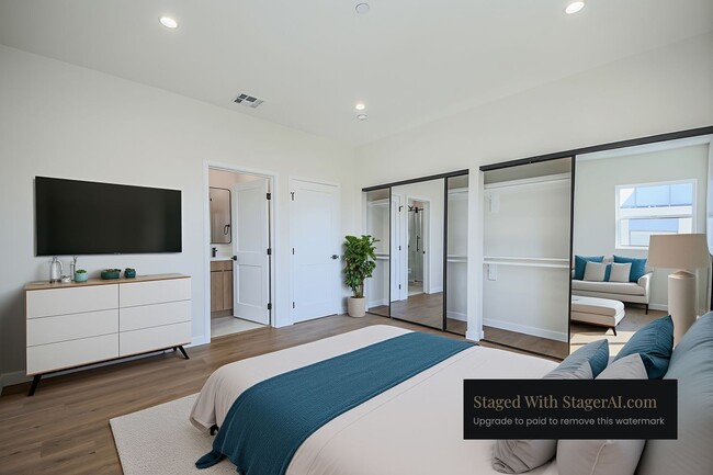2129 Aaron St in Los Angeles, CA - Building Photo - Building Photo