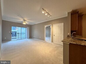 12925 Centre Park Cir in Herndon, VA - Building Photo - Building Photo