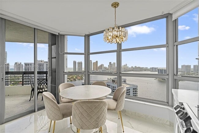 3500 Mystic Pointe Dr in Aventura, FL - Building Photo - Building Photo