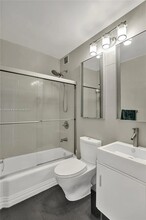 2451 Brickell Ave, Unit 11K in Miami, FL - Building Photo - Building Photo