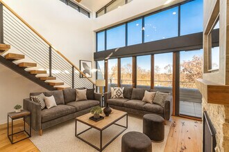 215 E Pleasant St in Oconomowoc, WI - Building Photo - Building Photo