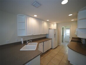 1533 Napoli Dr W in Sarasota, FL - Building Photo - Building Photo