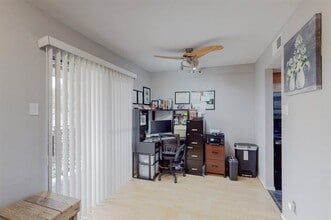 5916 Gaston Ave in Dallas, TX - Building Photo - Building Photo