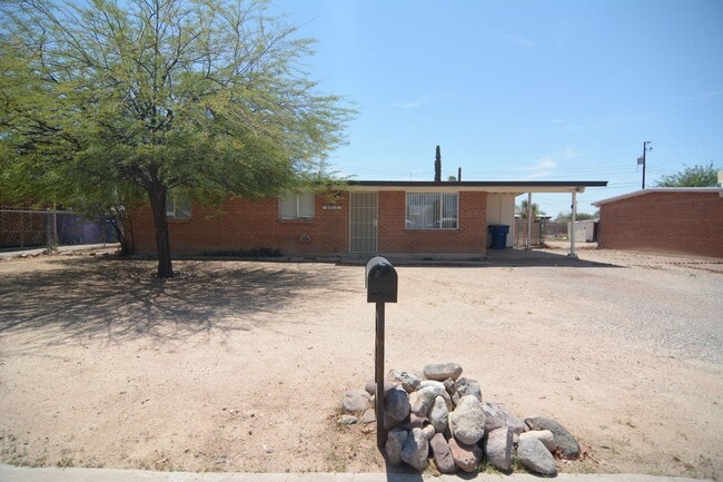 property at 5410 E Andrew St