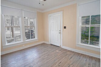 111 S Olive St in San Antonio, TX - Building Photo - Building Photo