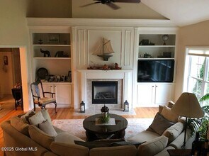 27 Secretariat Ln in Saratoga Springs, NY - Building Photo - Building Photo