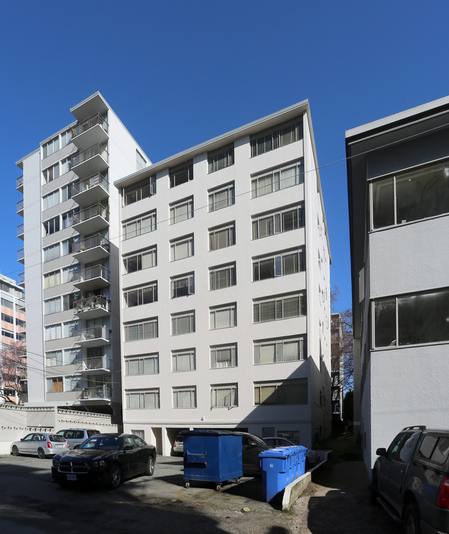 The Esplanade in Vancouver, BC - Building Photo - Building Photo