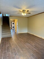 1616 Spring Valley Dr in Huntington, WV - Building Photo