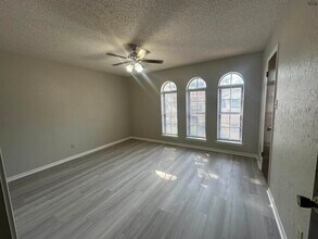 4512 Misty Valley W in Wichita Falls, TX - Building Photo - Building Photo