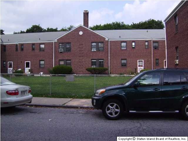 1218 Court St in Staten Island, NY - Foto de edificio - Building Photo