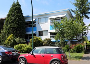 2445 W 2nd Ave in Vancouver, BC - Building Photo