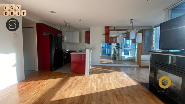 1328 W Pender St, Unit 2701 in Vancouver, BC - Building Photo - Building Photo