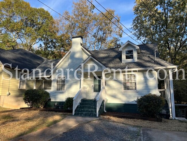 property at 802 United Ave SE