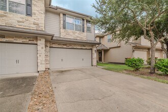 2714 Maybrook Hollow Ln in Houston, TX - Foto de edificio - Building Photo