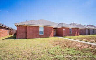 906 N Belmont Ave in Lubbock, TX - Building Photo