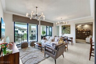 1035 3rd Ave S in Naples, FL - Building Photo