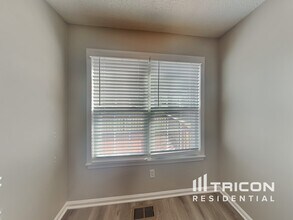 232 Grassmire Dr in Clarksville, TN - Building Photo - Building Photo