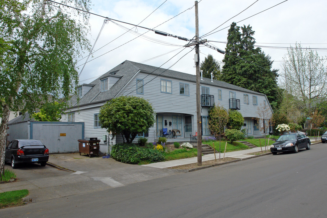 2017 NE 12th Ave in Portland, OR - Building Photo