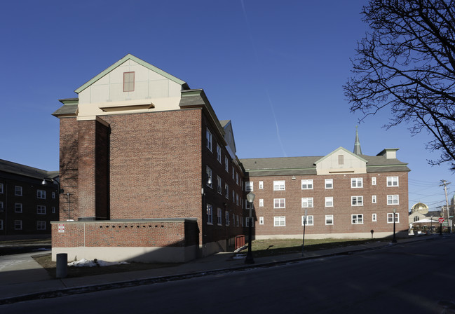 North Common Village in Lowell, MA - Building Photo - Building Photo