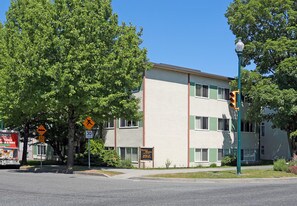 Sharan Manor in Vancouver, BC - Building Photo