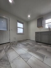 1512A Sweetbriar Ave, Unit A in Nashville, TN - Building Photo - Building Photo