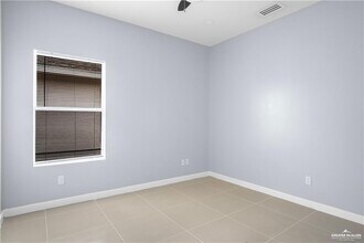 17 Stardust Ln in Edinburg, TX - Building Photo - Building Photo