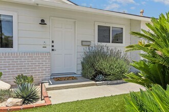 2068 Montclair St in San Diego, CA - Building Photo - Building Photo