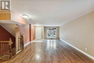 562 Reardon Private in Ottawa, ON - Building Photo - Building Photo