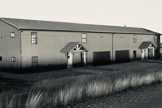 26216 N 2960 Rd in Cashion, OK - Building Photo - Building Photo