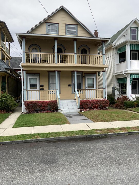 23 Surf Ave in Ocean Grove, NJ - Building Photo