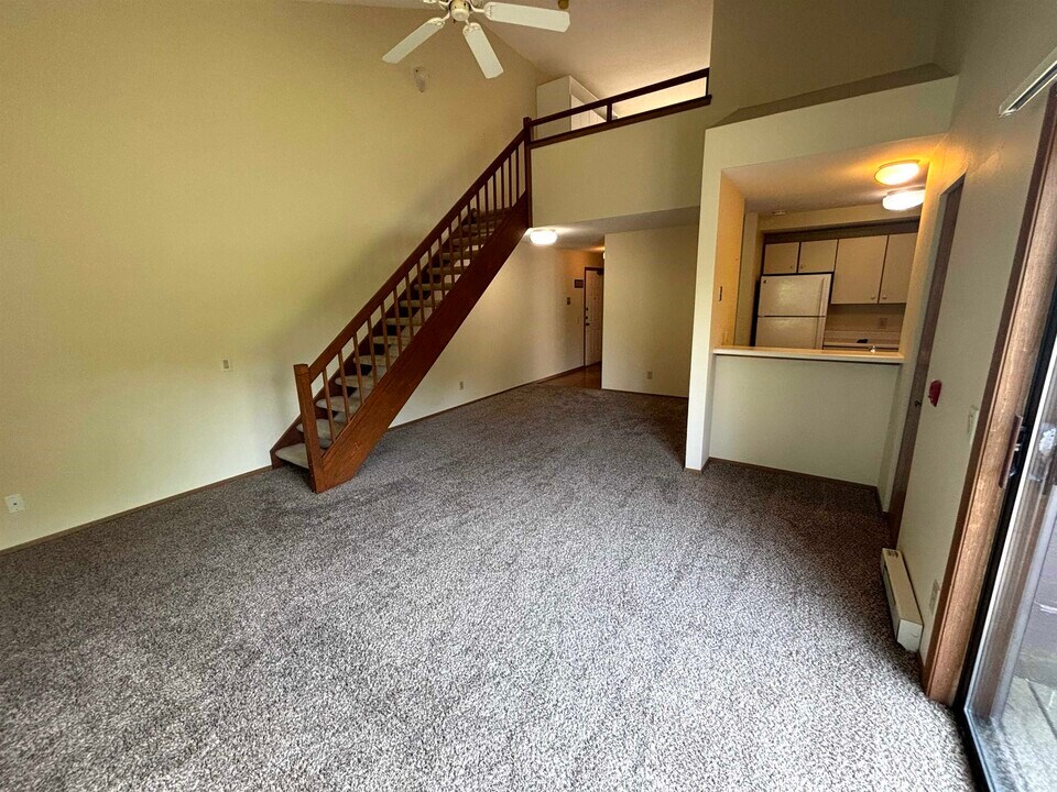 1014 N Sunnyvale Ln in Madison, WI - Foto de edificio