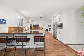 6432 W 86th Pl in Los Angeles, CA - Building Photo - Building Photo