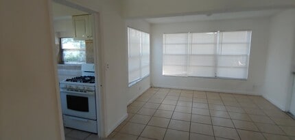 830 NW 38th Ave in Fort Lauderdale, FL - Building Photo - Building Photo