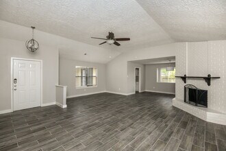 4403 Pawnee St in Baytown, TX - Building Photo - Building Photo