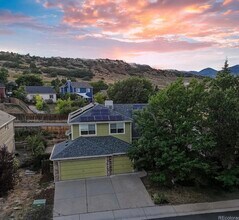 7627 Halleys Dr in Littleton, CO - Foto de edificio - Building Photo