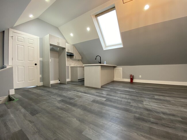 129 Emerald St S in Hamilton, ON - Building Photo - Building Photo