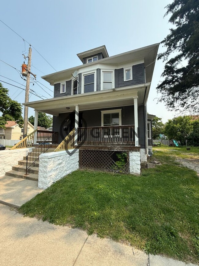 property at 655-655 E River St