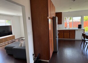 7708 Embry Ct in San Diego, CA - Building Photo - Building Photo