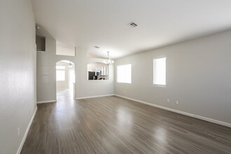 511 Shallow Mist Ct in North Las Vegas, NV - Building Photo - Building Photo