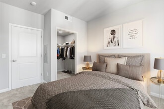 Gateway Station Apartments in Tracy, CA - Building Photo - Building Photo