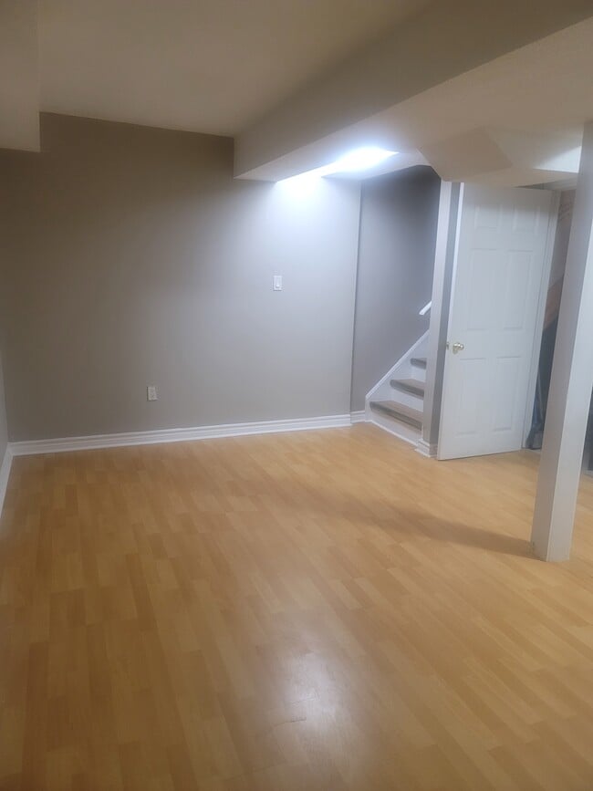 property at 54 Crystalview Cres