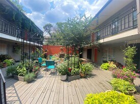 710 Colquitt St in Houston, TX - Building Photo