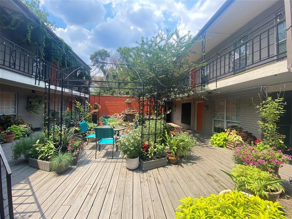 710 Colquitt St in Houston, TX - Building Photo