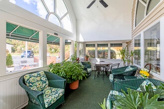 Cascade Village in Sterling, VA - Foto de edificio - Interior Photo