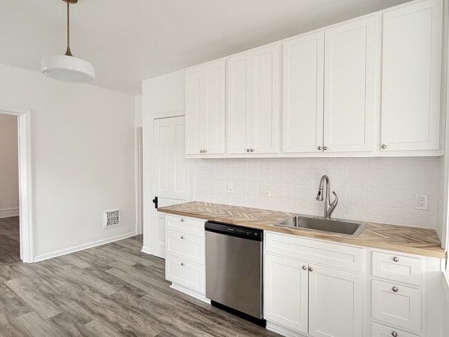 3452 Alberta St, Unit 54A