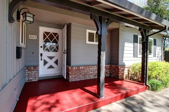 8667 Cliffwood Way in Sacramento, CA - Building Photo - Building Photo