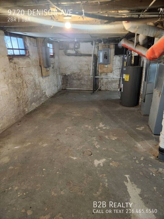 9720 Denison Ave in Cleveland, OH - Foto de edificio - Building Photo