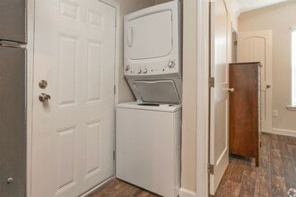 3114 Shady Creek Ln in Oyster Creek, TX - Building Photo - Building Photo